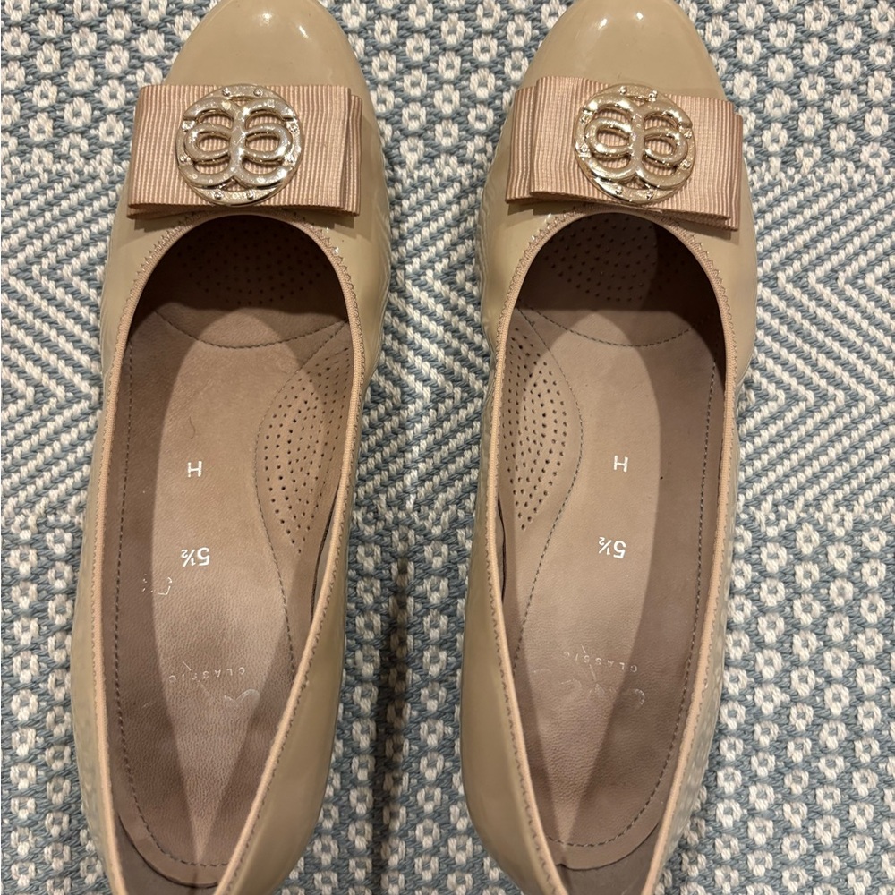 ARA Women's Beige Loafers with Gold Accent